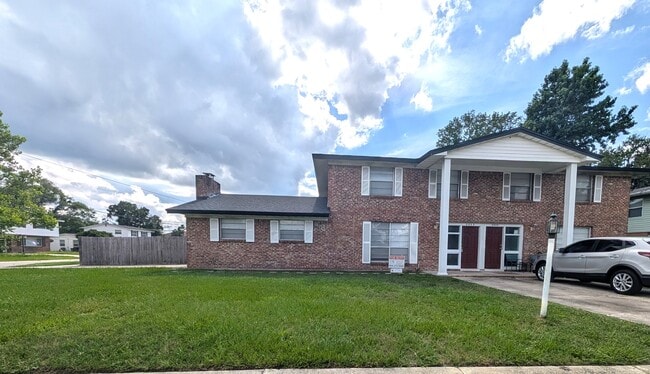 Building Photo - 6036 Bizier Rd E