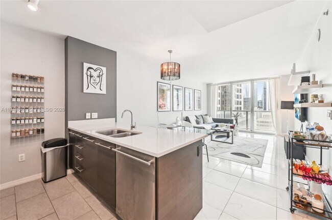 Photo - 55 SE 6th St Unidad 1608