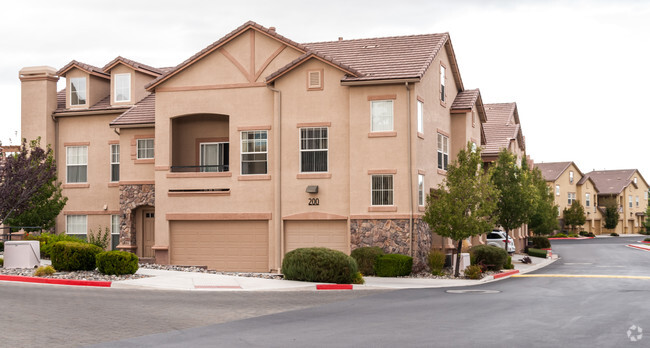 Building Photo - Green Leaf Waterstone Rental