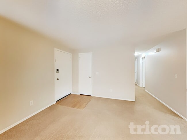 Photo - 2718 Pinewood Blvd N