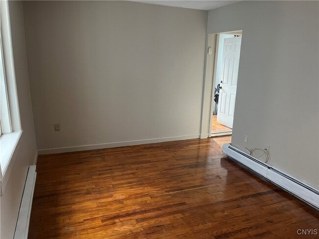 Photo - 618 State St