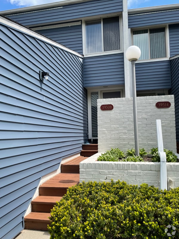 Townhomes for Rent with Utilities Included in Clayton Township MI 62