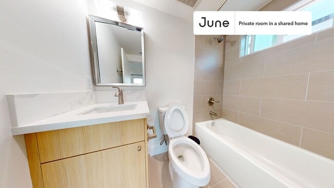 Photo - Room in Shared 5 bed/4 bath home Unidad E