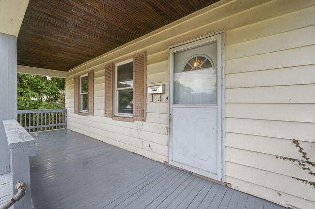 Photo - LEASING SPECIAL - sign a 13-month lease by 7/31/2026 and second month is free!