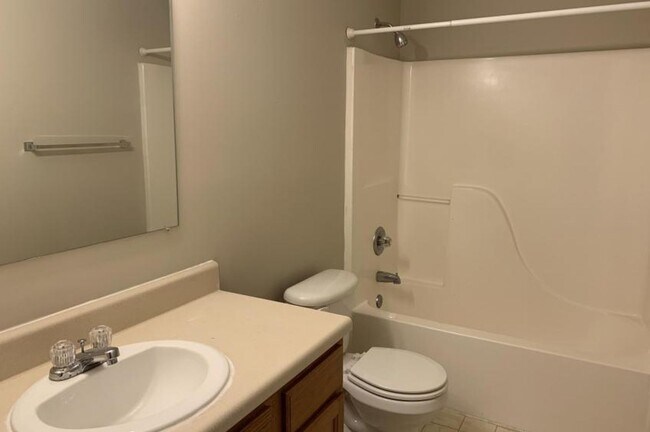 Photo - 409 Three Creeks Ct Unit A