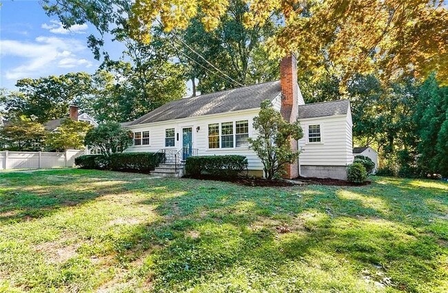 Photo - 8 Deerwood Ct