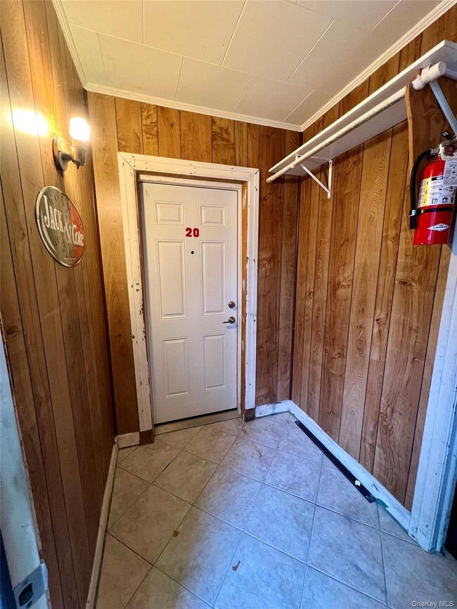 Building Photo - 1612-1616-1616 US-9W Unit 20