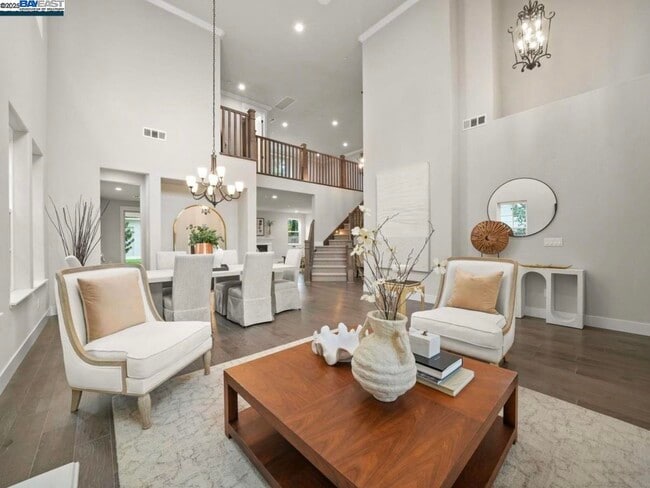 Photo - 1588 Alamo Way