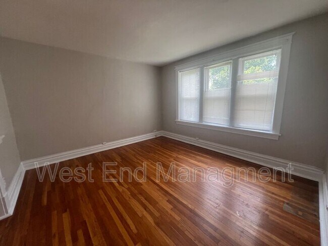 1018 Commodore Dr Unit A