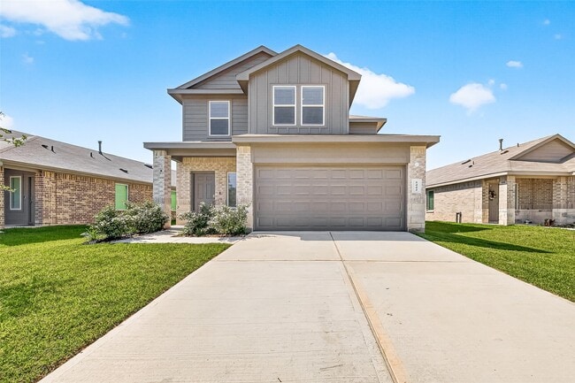 Building Photo - 5442 Pinetree Cres Ln
