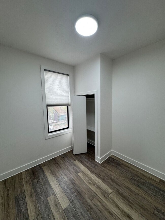 Photo - 412 8th St Unit 4