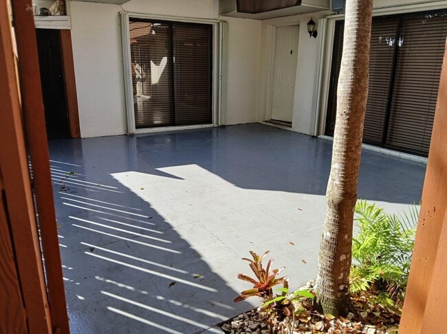 Photo - 9142 SW 23rd St