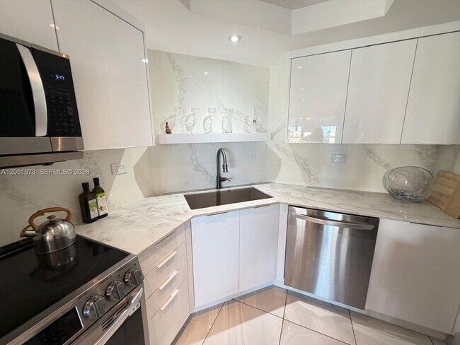 Photo - 3111 N Ocean Dr Unit 401
