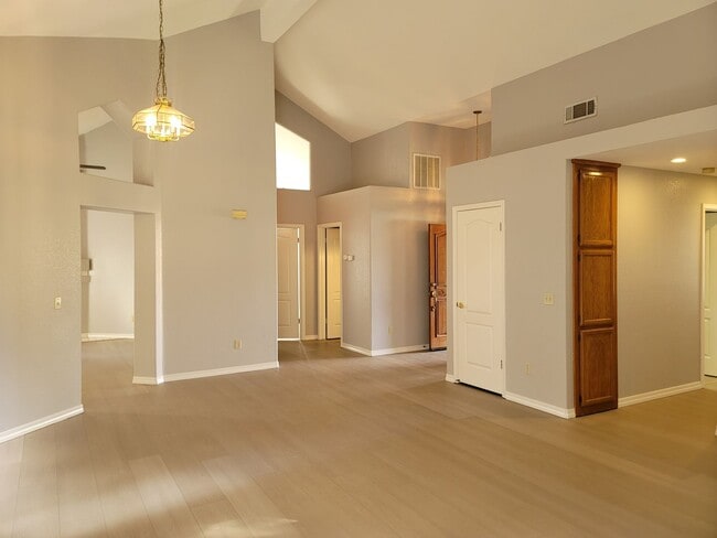 Photo - Oakdale Beauty