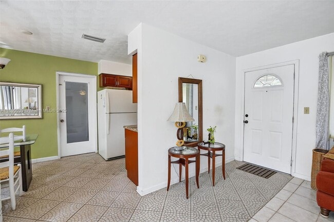 Photo - 160 NW 34th St