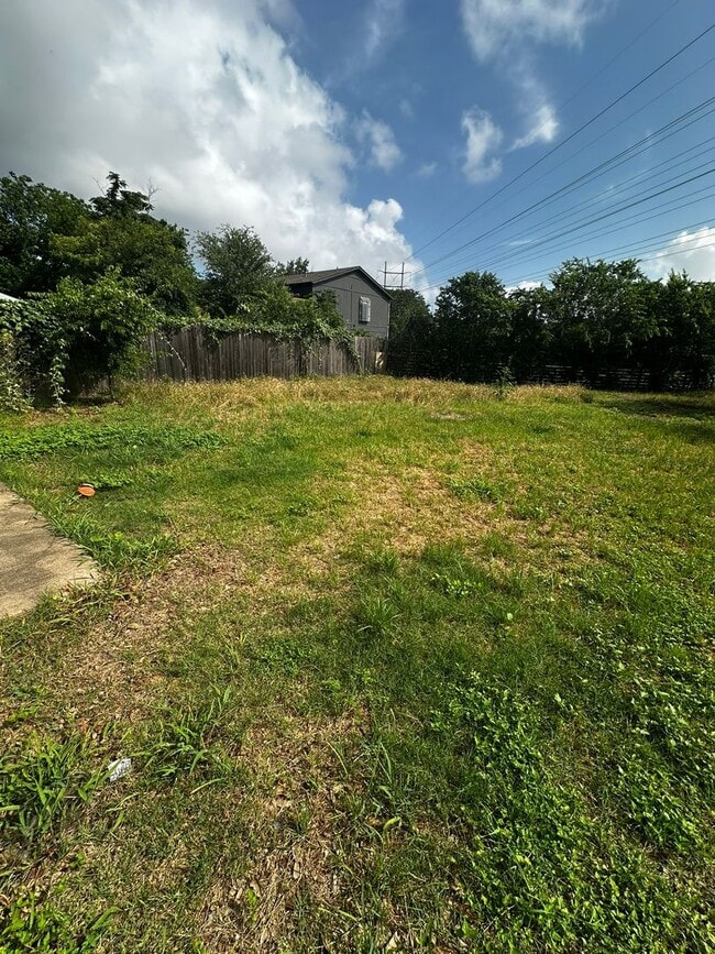 Photo - Lockwood Properties4 (900 Sahara Ave) Unit B