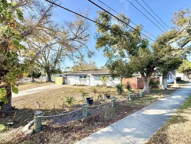 Photo - 5396 68th Way N