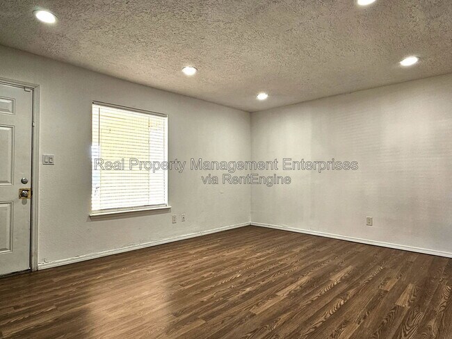 1707 Beaumont Dr