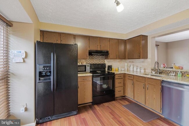 Photo - 6121 Cedar Wood Dr
