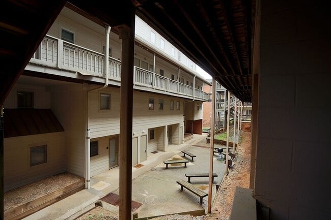 Photo - 1303 Wertland St