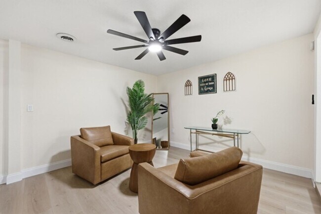 Photo - 9565 Carbondale Dr W