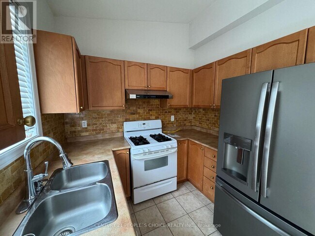 Photo - 3704 Golden Locust Dr