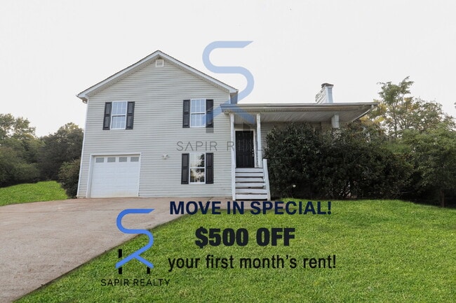 Building Photo - Move-In Special!
Move in on or before December 15th and receive a $500 discount on your first mo...