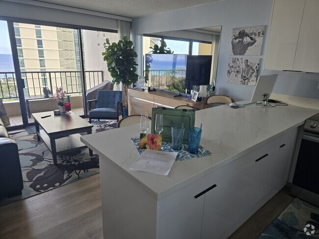 Building Photo - 2140 Kuhio Ave. Rental