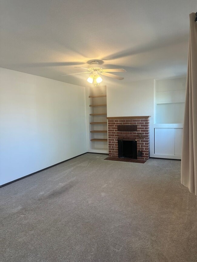 Photo - 754 McLeod St