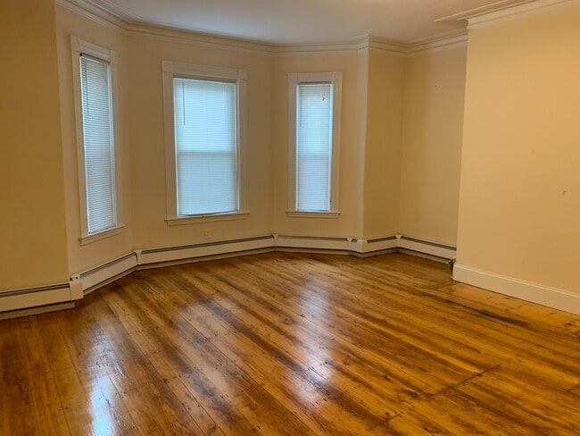 249 W 5th St Unit 2