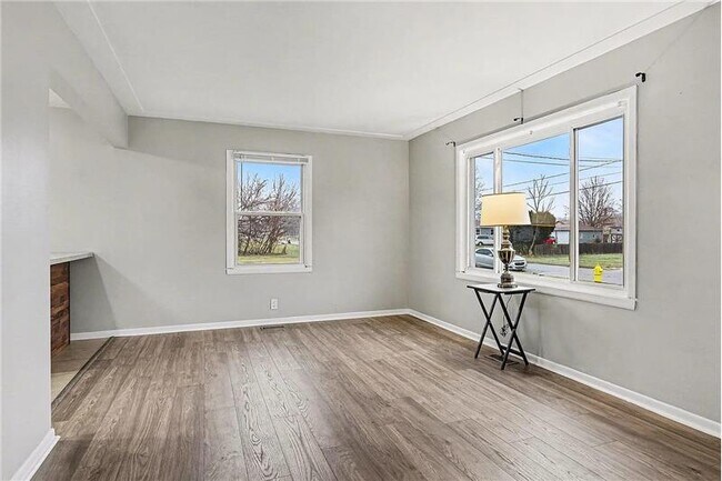 Photo - 5807 Averill Ave SW