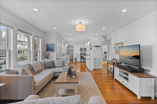 Photo - 231 Spring St