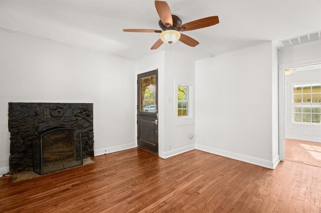 Photo - 2110 Oxford Ave