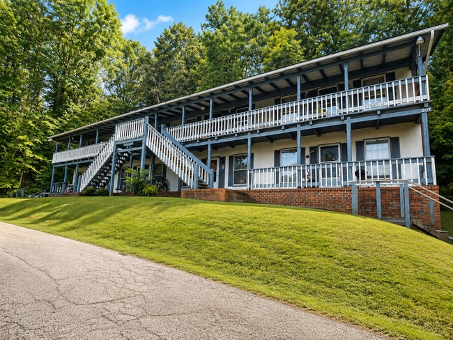 Building Photo - 205 Audubon Dr Unit 205 Audubon Dr. #4