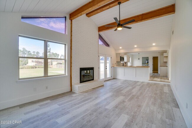 4339 Pine Tree Ln