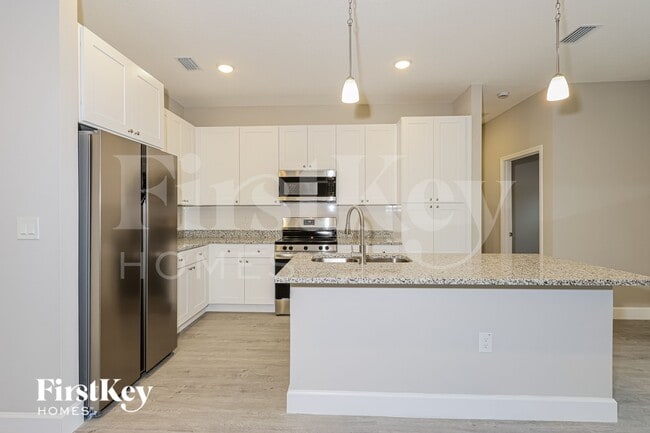 Photo - 717 Garvey Rd