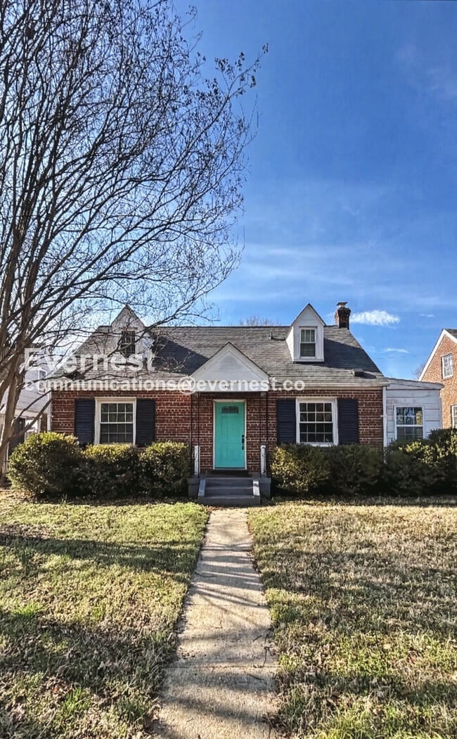 Building Photo - Museum District Charm Meets Modern Living / 3 bd & 2 ba / Availabe Now!