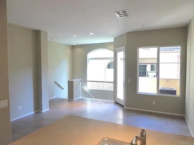 Building Photo - 472 Almond Rd