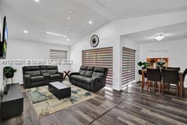 Photo - 9920 SW 11th St