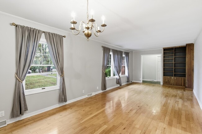 Photo - 1901 Scenic Dr