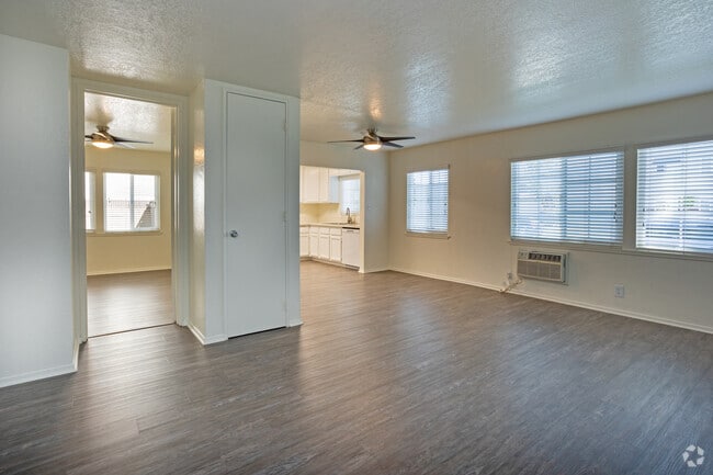 3BR, 1BA - 1113SF