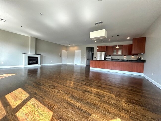 Photo - 323 Boylston St Unit 3##