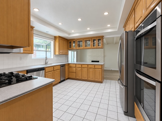 1106 Green Ln