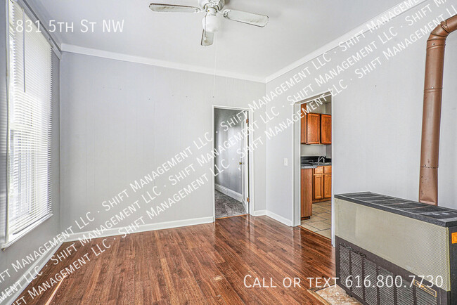 Photo - 831 5th St NW