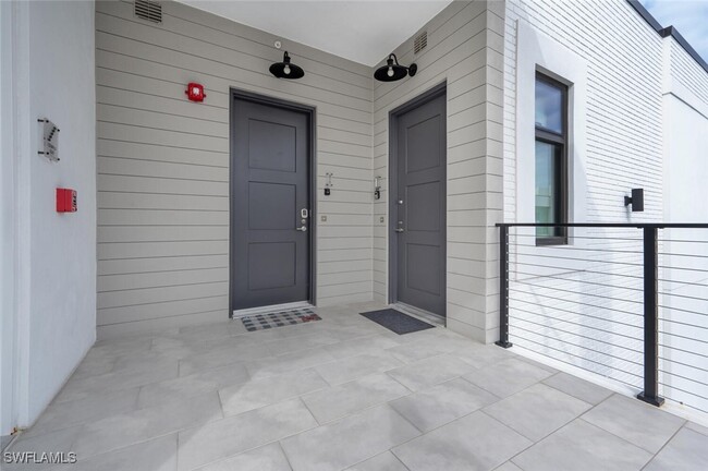 Building Photo - 850 Central Ave Unit 311