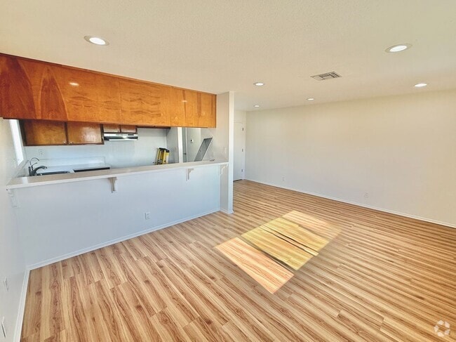 Building Photo - 2032 Martina Ave Rental
