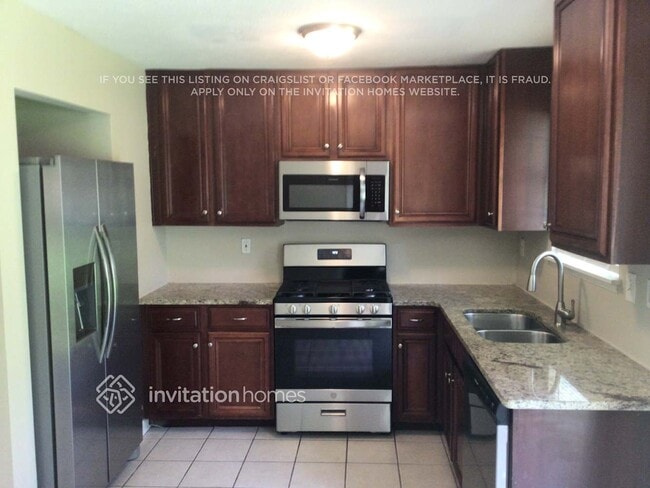 Photo - 812 Brighton Dr NW