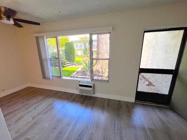 Photo - 146 S Princeton Ave Unit 4