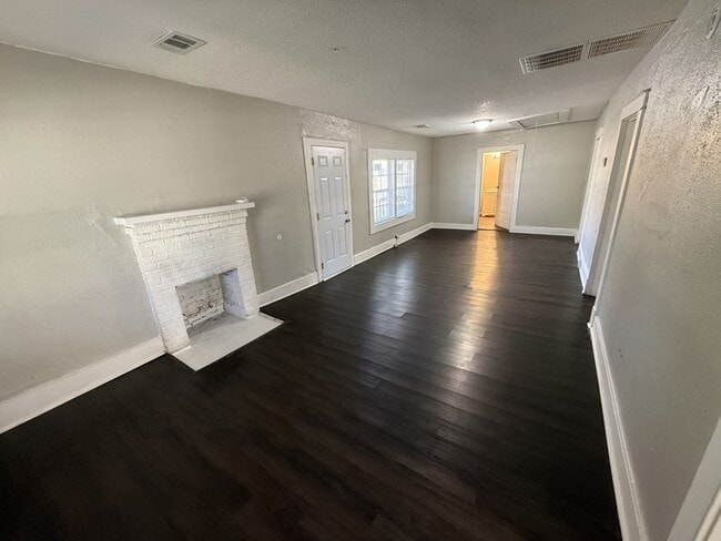 Photo - 728 N Holmes St