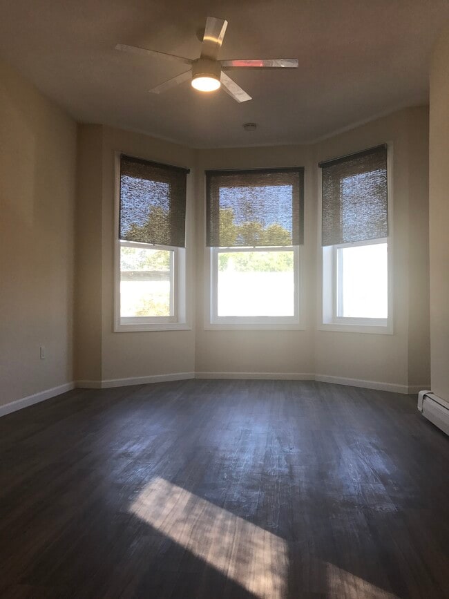 Building Photo - 35 Lincoln St Unit 2Fl Rental